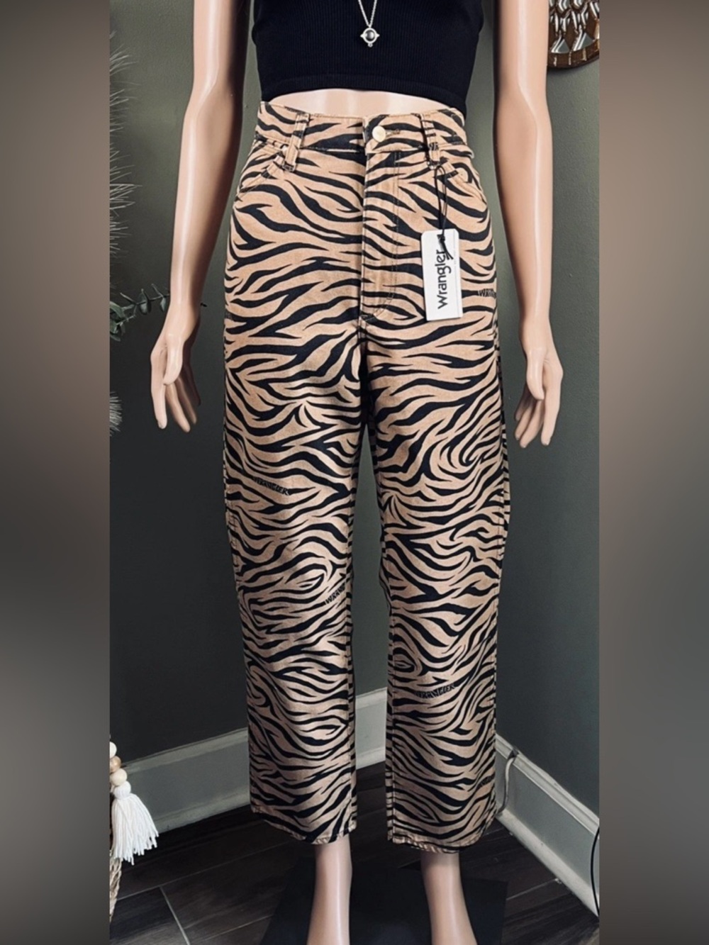 WRANGLER WOMEN'S HIGH RISE WILD WEST 🐅PURR PRINT JEANS 30x28 ANTHROPOLOGIE FP - Picture 7 of 15